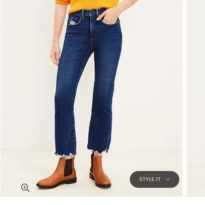 LOFT Curvy Kick Crop NWT